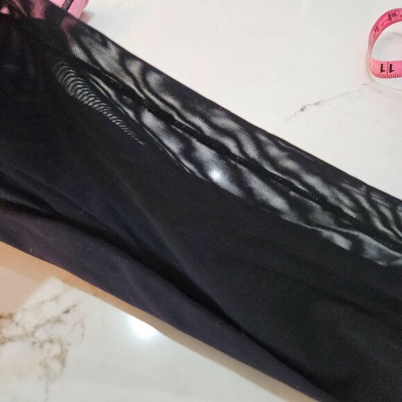Lululemon Breathe Easy Crop Leggings Size 8 Black & Pink Mesh Leg Back - Picture 4 of 11